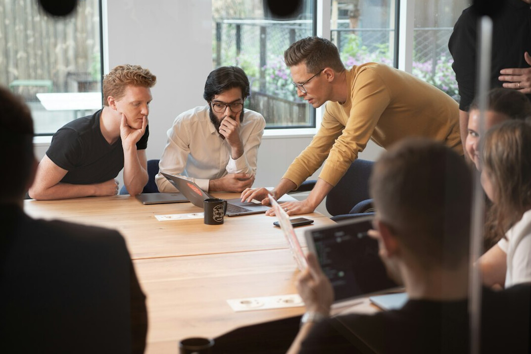 retail security team meeting