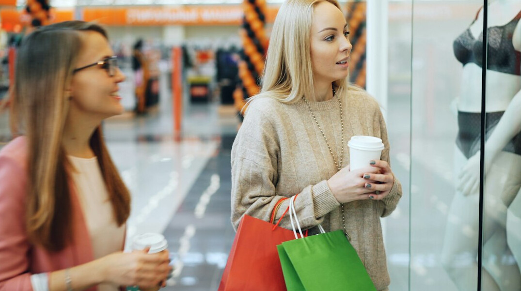 store detective watching shopper